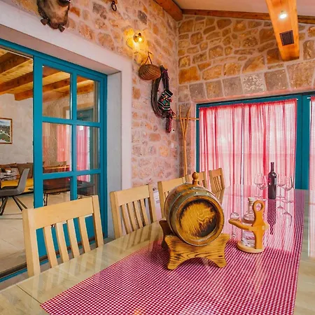 Rustic Imota بيت للعطل