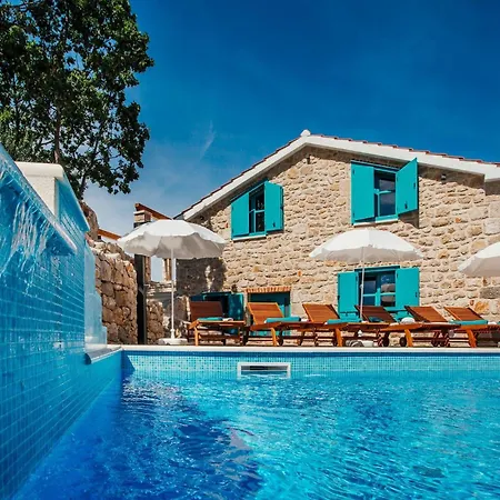 Rustic Imota بيت للعطل